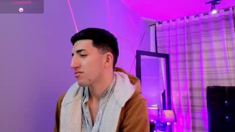 un_sluttyy online show from December 16, 11:39 am