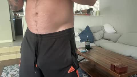 Snapshot of uncutbeard129840 chatting on October 3, 11:32 pm uncutbeard129840 online show from October 3, 11:32 pm