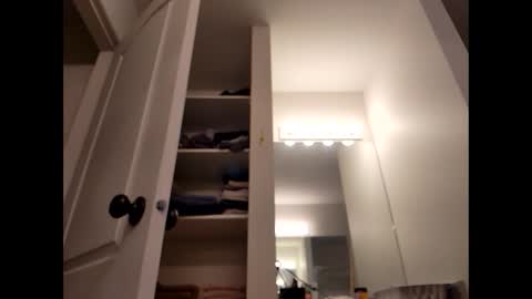 Snapshot of upnalone536432 chatting on January 25, 11:43 pm upnalone536432 online show from January 25, 11:43 pm