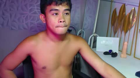 HI WE ARE NATHANIEL AND SEV online show from March 22, 4:01 pm