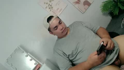 ure_fattytoy143 online show from May 20, 4:46 pm
