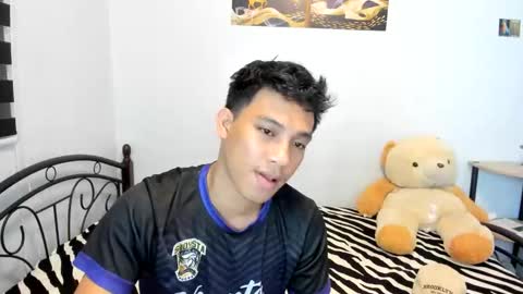 urfucker_vinz online show from May 16, 1:42 pm