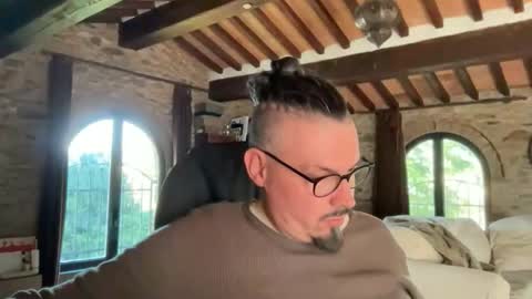 urukai79 online show from October 13, 1:06 pm