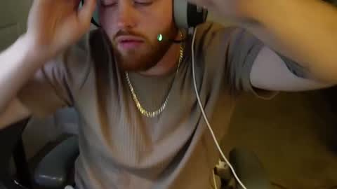 Snapshot of v_for_veng chatting on September 21, 3:39 am v_for_veng online show from September 21, 3:39 am