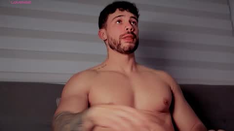 valenthinoking online show from November 22, 5:18 am