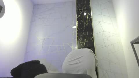 VALENTIN  online show from April 8, 4:57 am