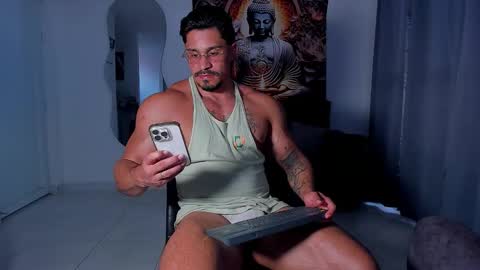 Snapshot of valentino_dossantos chatting on October 14, 9:11 pm    online show from October 14, 9:11 pm