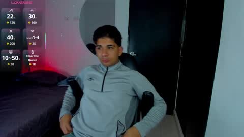 Snapshot of valentino_santos chatting on October 1, 2:59 am valentino santos online show from October 1, 2:59 am