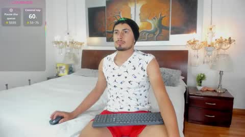 Snapshot of valentinos_ chatting on October 3, 8:36 pm  Valentinos  online show from October 3, 8:36 pm