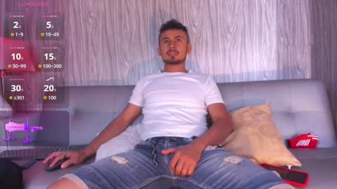 Snapshot of valentinos_ chatting on October 10, 8:56 pm  Valentinos  online show from October 10, 8:56 pm
