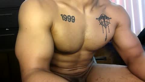 Vegas Love online show from January 15, 9:50 pm