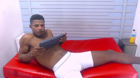 Vicent  online show from December 18, 7:52 pm