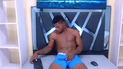 Vicent  online show from December 6, 7:12 pm