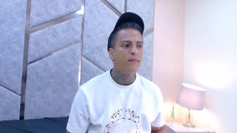 Snapshot of victor_montero chatting on October 18, 7:19 pm Victor online show from October 18, 7:19 pm