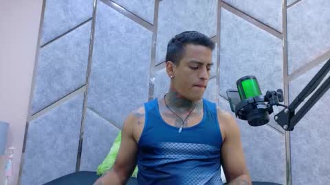 Snapshot of victor_montero chatting on October 24, 7:04 pm Victor online show from October 24, 7:04 pm