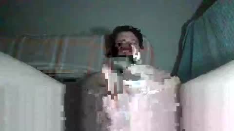 Snapshot of vikbika2 chatting on February 10, 7:17 pm  Tom reunz online show from February 10, 7:17 pm