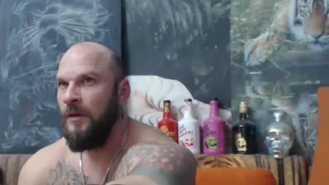 Snapshot of viking_me chatting on October 21, 7:17 pm viking online show from October 21, 7:17 pm