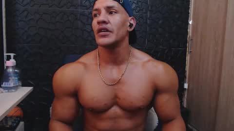 Viktor Herrera online show from December 2, 7:06 pm