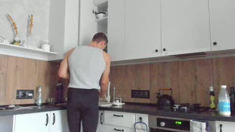 Vincent.  uncut 18cm online show from December 29, 8:44 am