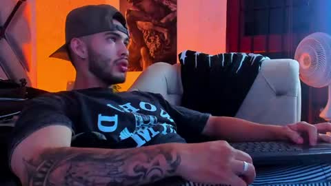 Vincent online show from April 27, 2:30 am