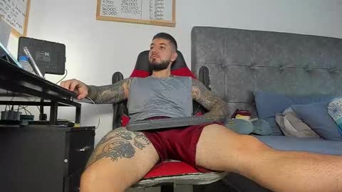 vyxen_ online show from February 28, 8:19 pm