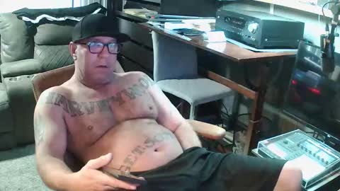 inittogetitin online show from February 22, 7:15 pm