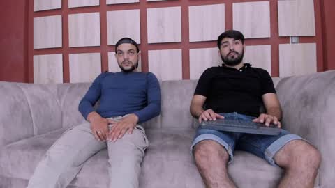 Snapshot of web_gammer_ chatting on December 12, 1:39 pm Jhonny Dick  his neighbors. online show from December 12, 1:39 pm