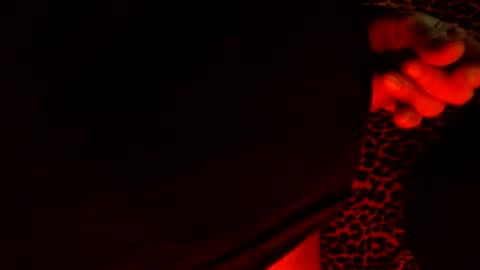 whor4mor online show from December 5, 1:17 pm