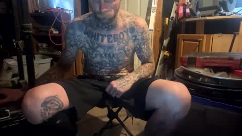 whyteboi8989 online show from March 19, 9:51 pm