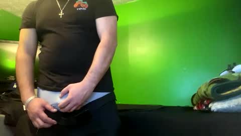 Snapshot of wifeleftm chatting on February 9, 12:19 pm simbastud online show from February 9, 12:19 pm