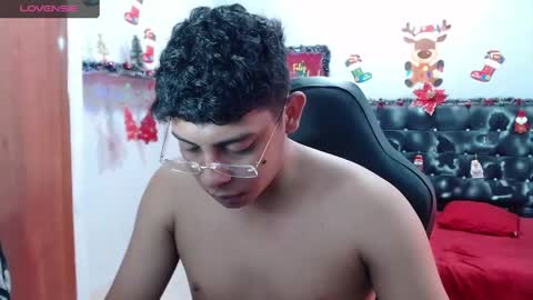 wiilliam online show from December 12, 4:21 pm