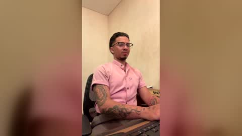 wild_cowboyy online show from April 16, 4:01 am