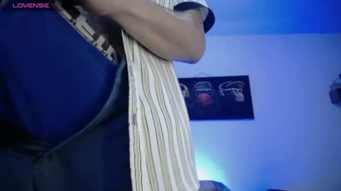 william_steel_ online show from July 6, 1:08 pm