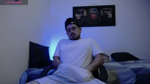 william_steel_ online show from July 4, 11:57 am