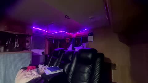 wingnuttowerguy online show from April 8, 10:47 am