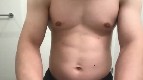 Snapshot of winsome_naked_gentleman chatting on January 4, 10:45 pm WInsome online show from January 4, 10:45 pm