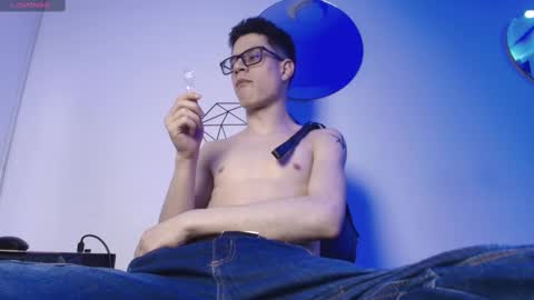 Snapshot of wolfan_sky chatting on September 10, 1:54 pm  W O L F  online show from September 10, 1:54 pm