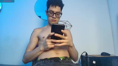 Snapshot of wolfan_sky chatting on September 22, 12:26 pm  W O L F  online show from September 22, 12:26 pm