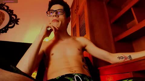  W O L F  online show from November 6, 1:25 pm