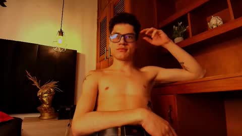 Snapshot of wolfan_sky chatting on October 9, 11:59 am  W O L F  online show from October 9, 11:59 am