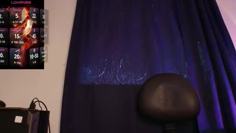 Snapshot of wolfan_sky chatting on October 18, 2:00 pm  W O L F  online show from October 18, 2:00 pm