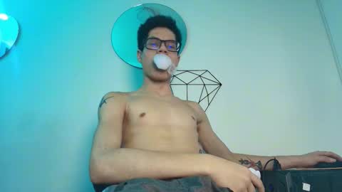 Snapshot of wolfan_sky chatting on October 21, 2:42 pm  W O L F  online show from October 21, 2:42 pm