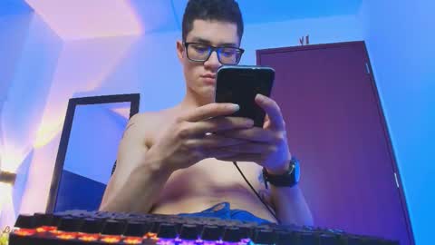  W O L F  online show from February 2, 11:40 am