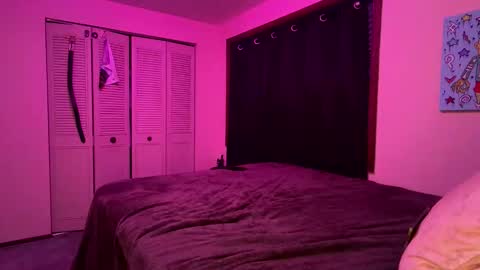 wribry83 online show from December 1, 11:02 am