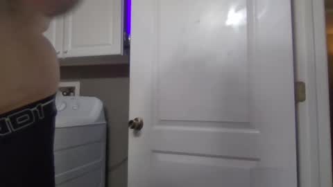 Snapshot of wundrsword33 chatting on September 10, 7:07 am BONER DONOR online show from September 10, 7:07 am