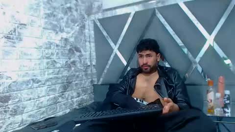 xavierfoxx online show from January 13, 2:50 am