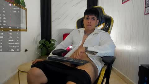 Snapshot of xkevyn chatting on October 23, 12:52 pm      online show from October 23, 12:52 pm