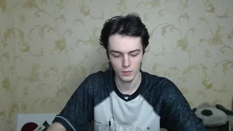 traqqq online show from December 21, 7:44 pm