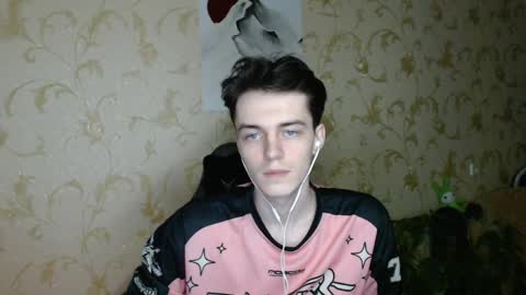 traqqq online show from April 10, 9:55 pm