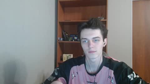 traqqq online show from October 31, 9:29 pm